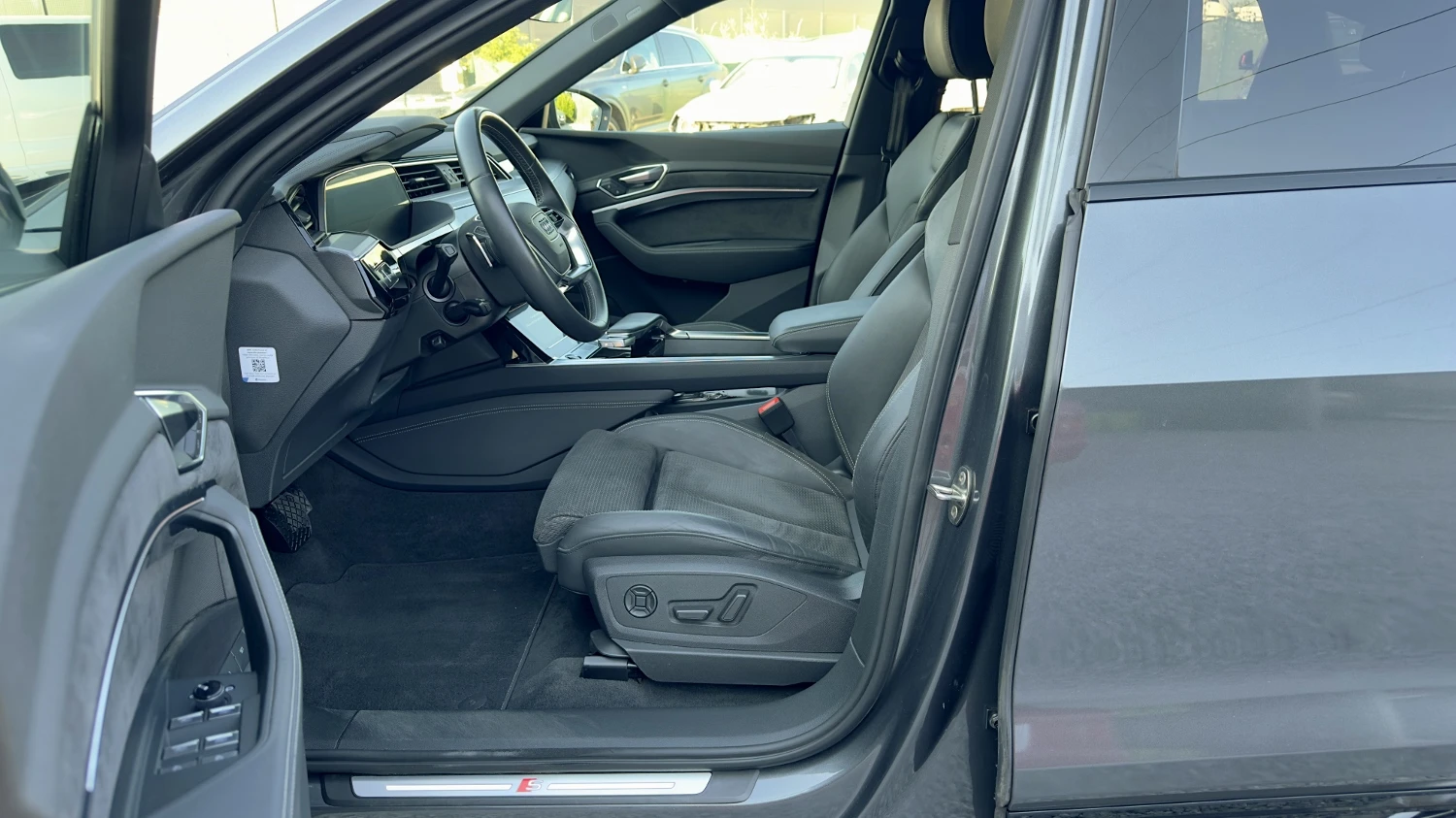 Audi E-Tron 55 SPORTBACK S-LINE PLUS Distronic Head-up Keyless, снимка 6 - Автомобили и джипове - 55243027
