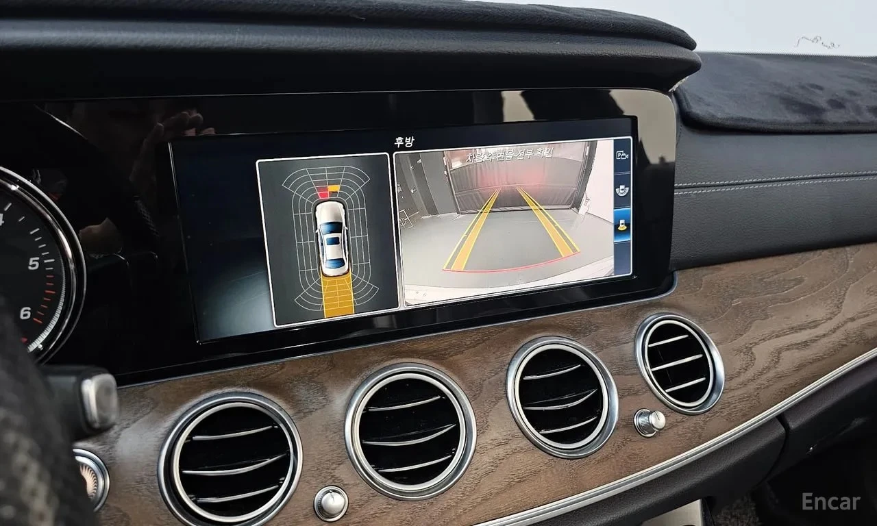 Mercedes-Benz E 220 / DISTRONIC / ЦЕНА ДО БЪЛГАРИЯ , снимка 16 - Автомобили и джипове - 55843746