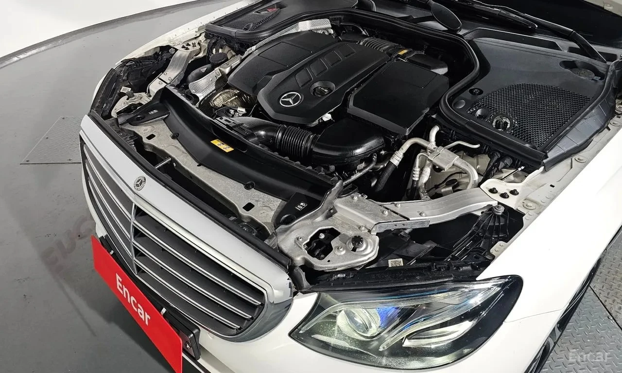 Mercedes-Benz E 220 / DISTRONIC / ЦЕНА ДО БЪЛГАРИЯ , снимка 6 - Автомобили и джипове - 55843746