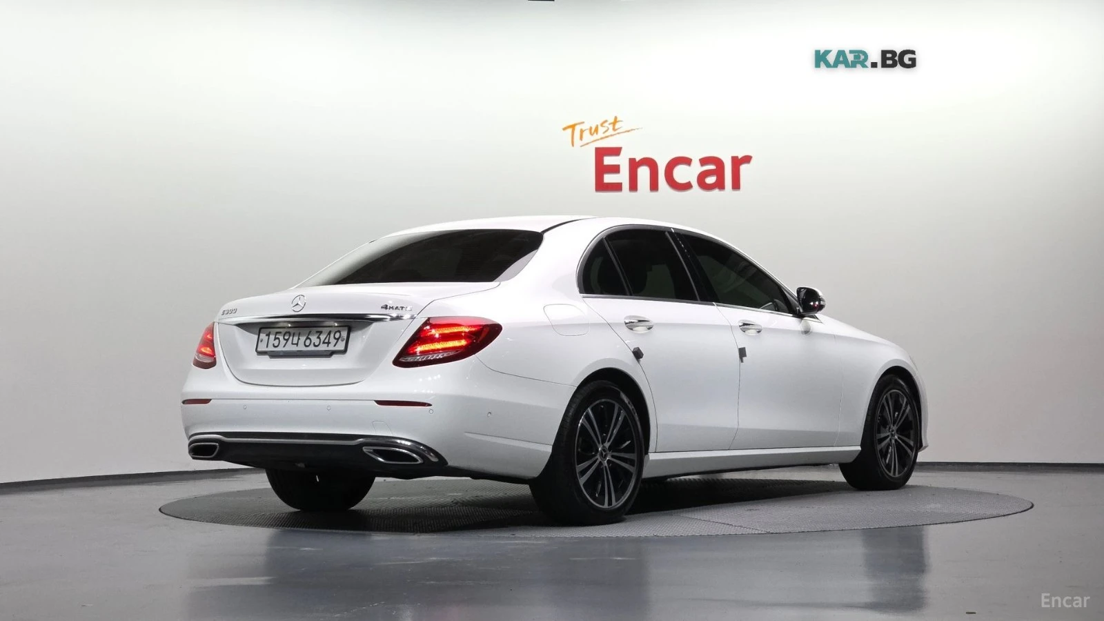 Mercedes-Benz E 220 AVANGARDE* КОЖА* НАВИ* ПАНО* КАМЕРА, снимка 2 - Автомобили и джипове - 55901038