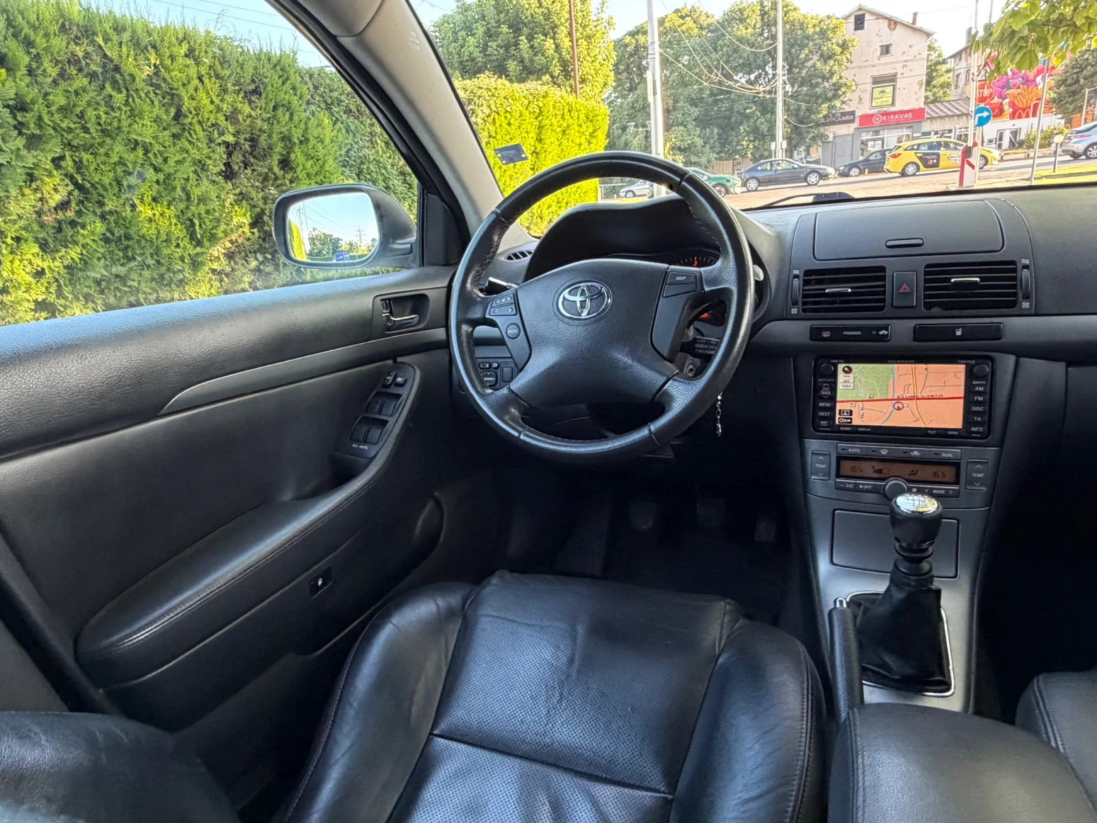 Toyota Avensis 2.0 Дизел, снимка 11 - Автомобили и джипове - 55920054