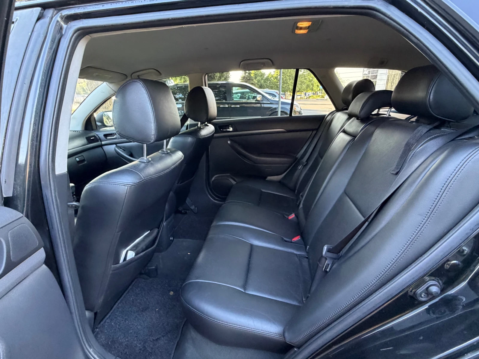 Toyota Avensis 2.0 Дизел, снимка 9 - Автомобили и джипове - 55920054