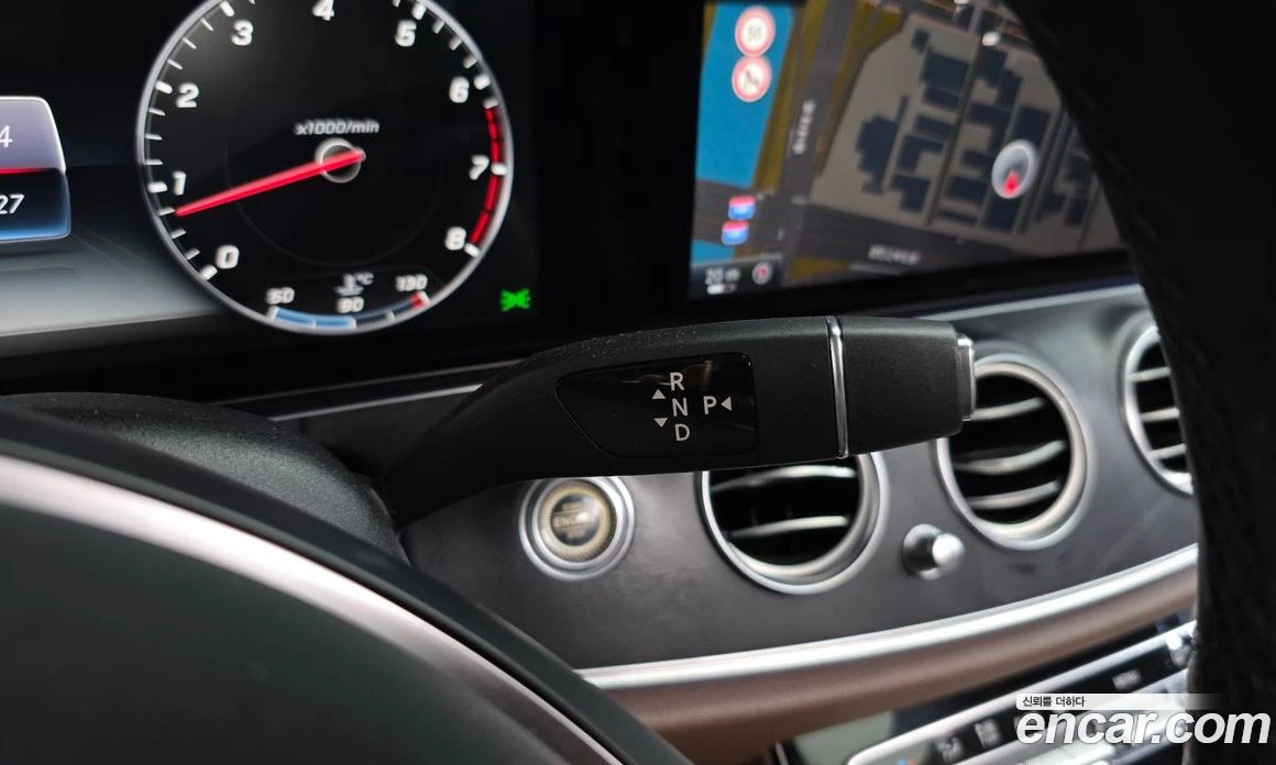 Mercedes-Benz E 300 E300 Avantgarde, снимка 9 - Автомобили и джипове - 56122908
