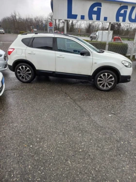 Nissan Qashqai 1.6 фул екстри, снимка 3