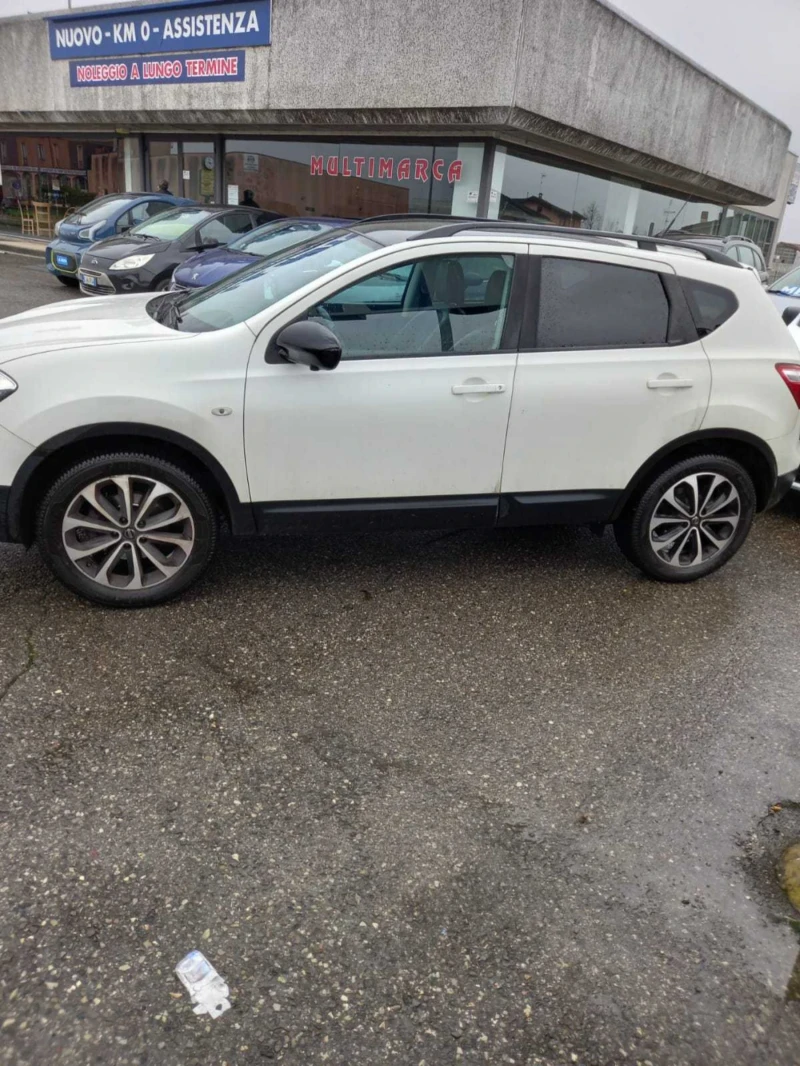 Nissan Qashqai 1.6 фул екстри, снимка 8 - Автомобили и джипове - 49588791