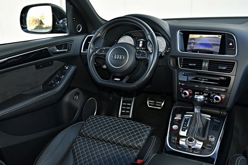 Audi SQ5 3.0TDI COMPETITION PLUS 340h.p B&O RS-SITZE 21RS, снимка 10 - Автомобили и джипове - 49592600