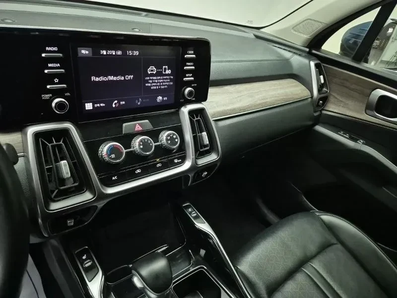 Kia Sorento Diesel 2.2 2Wd Trendy, снимка 9 - Автомобили и джипове - 56118913