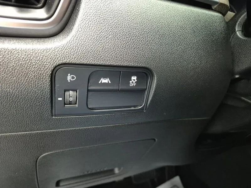 Kia Sorento Diesel 2.2 2Wd Trendy, снимка 15 - Автомобили и джипове - 56118913