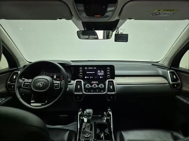 Kia Sorento Diesel 2.2 2Wd Trendy, снимка 8 - Автомобили и джипове - 56118913