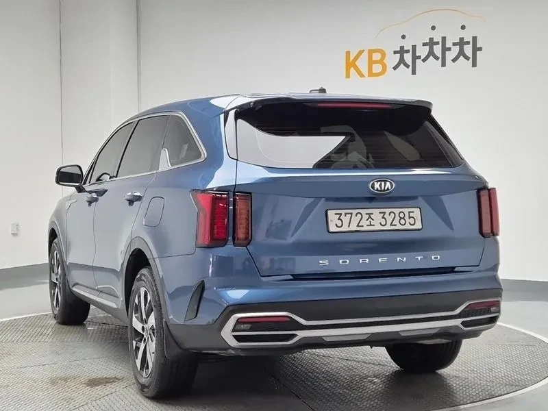 Kia Sorento Diesel 2.2 2Wd Trendy, снимка 2 - Автомобили и джипове - 56118913