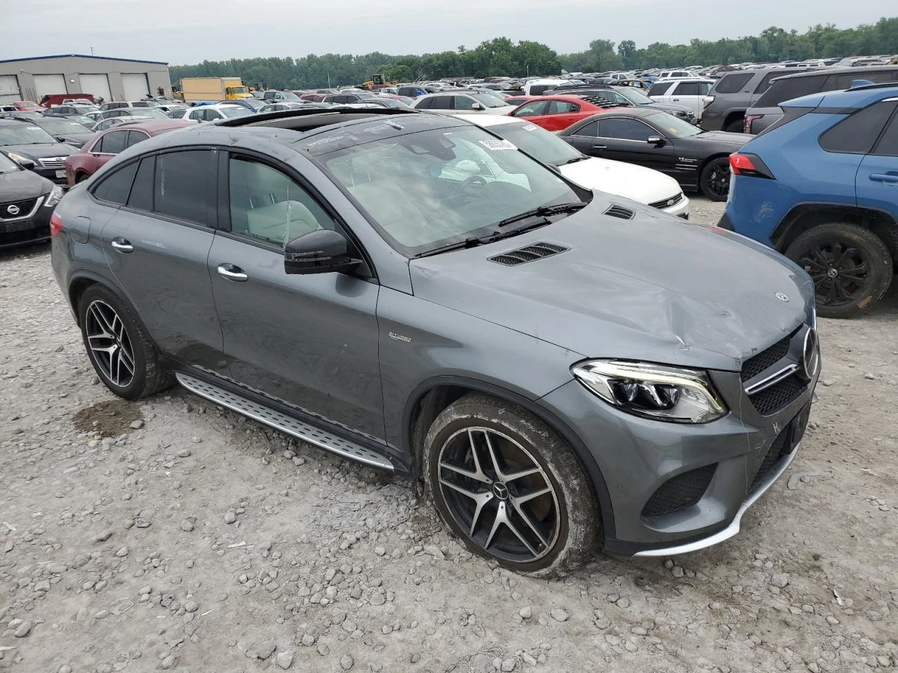 Mercedes-Benz GLE 43 AMG  - изображение 5