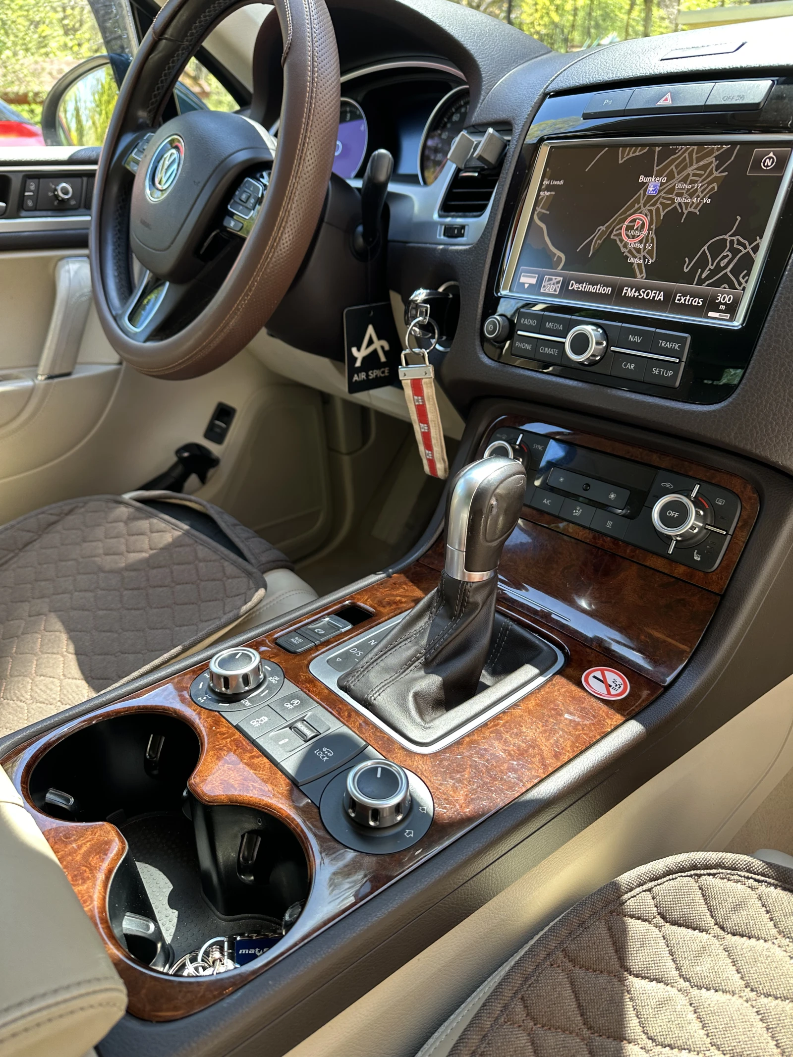 VW Touareg, снимка 11 - Автомобили и джипове - 54340162