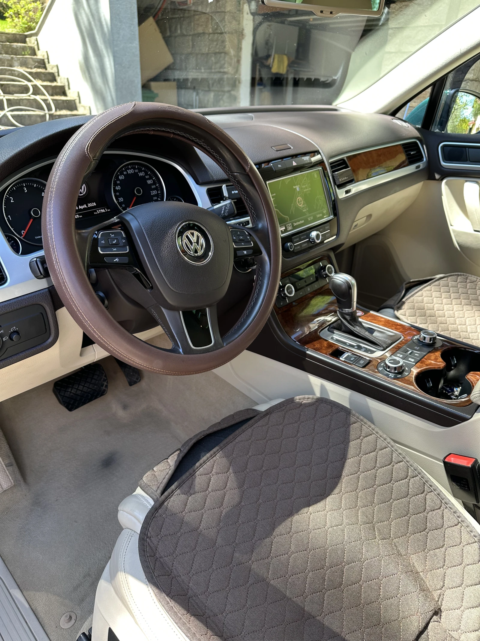 VW Touareg, снимка 14 - Автомобили и джипове - 54340162