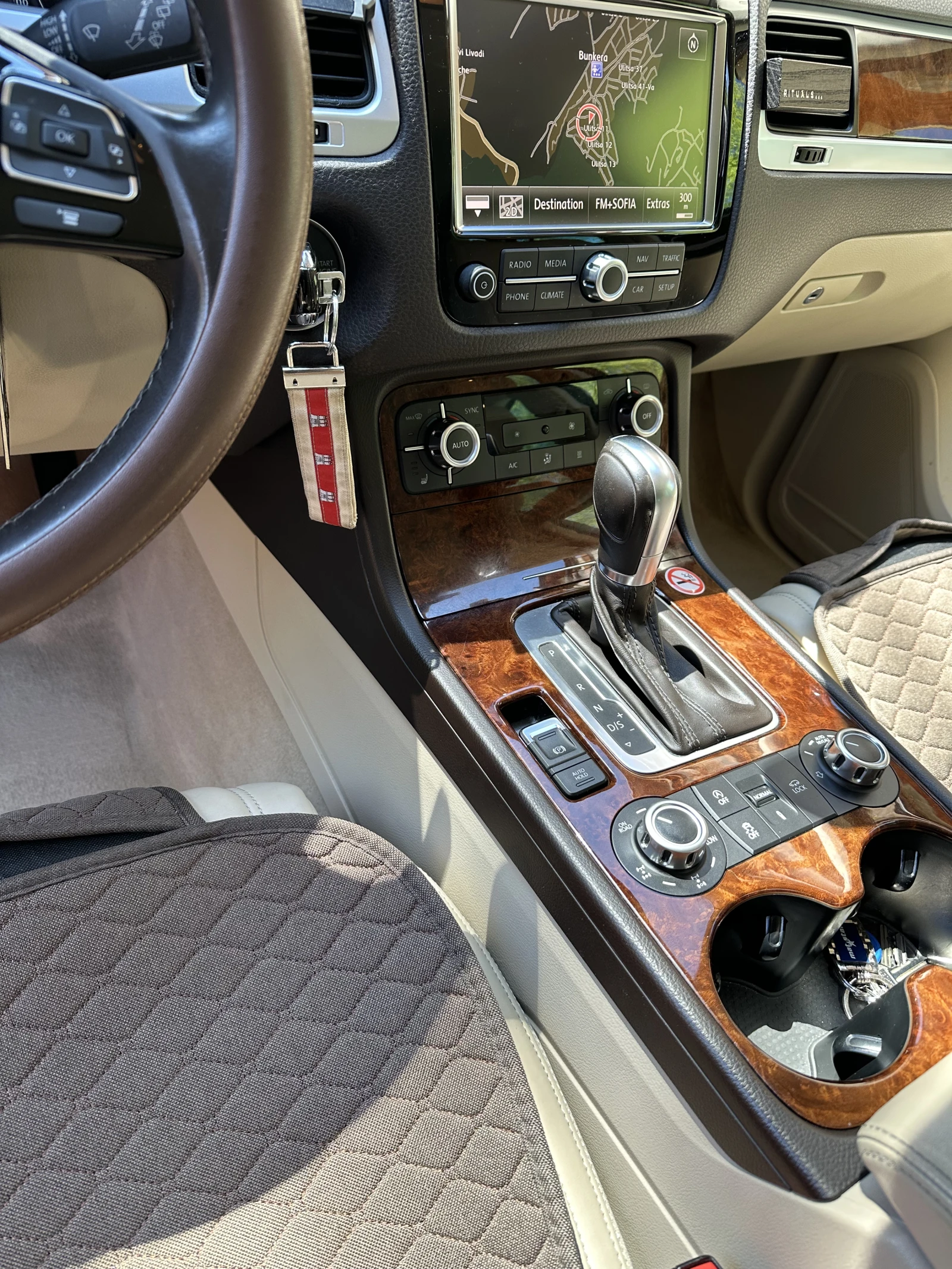 VW Touareg, снимка 12 - Автомобили и джипове - 54340162