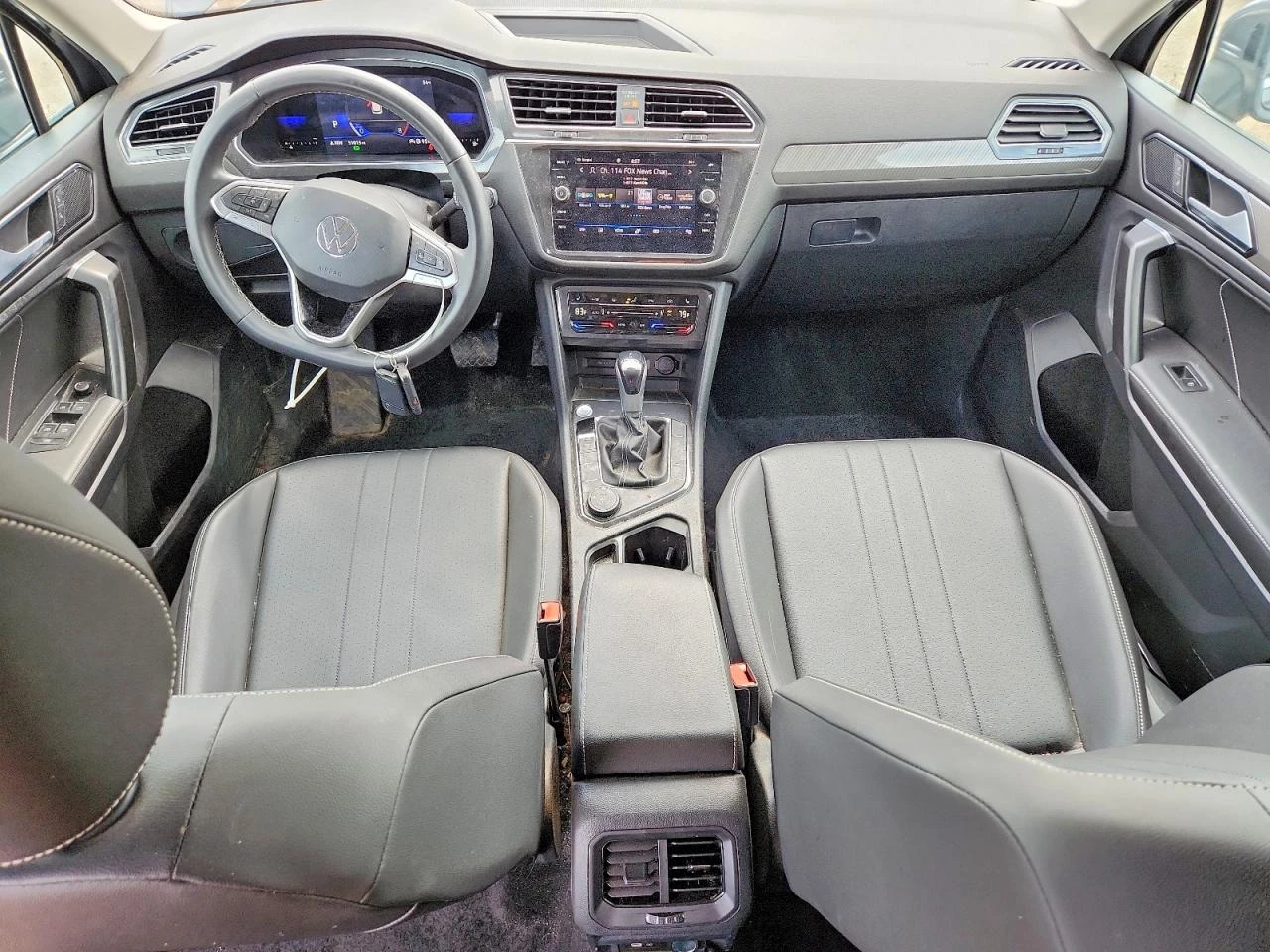 VW Tiguan 2.0* 4Х4* РЕАЛНИ КМ!, снимка 7 - Автомобили и джипове - 54645164