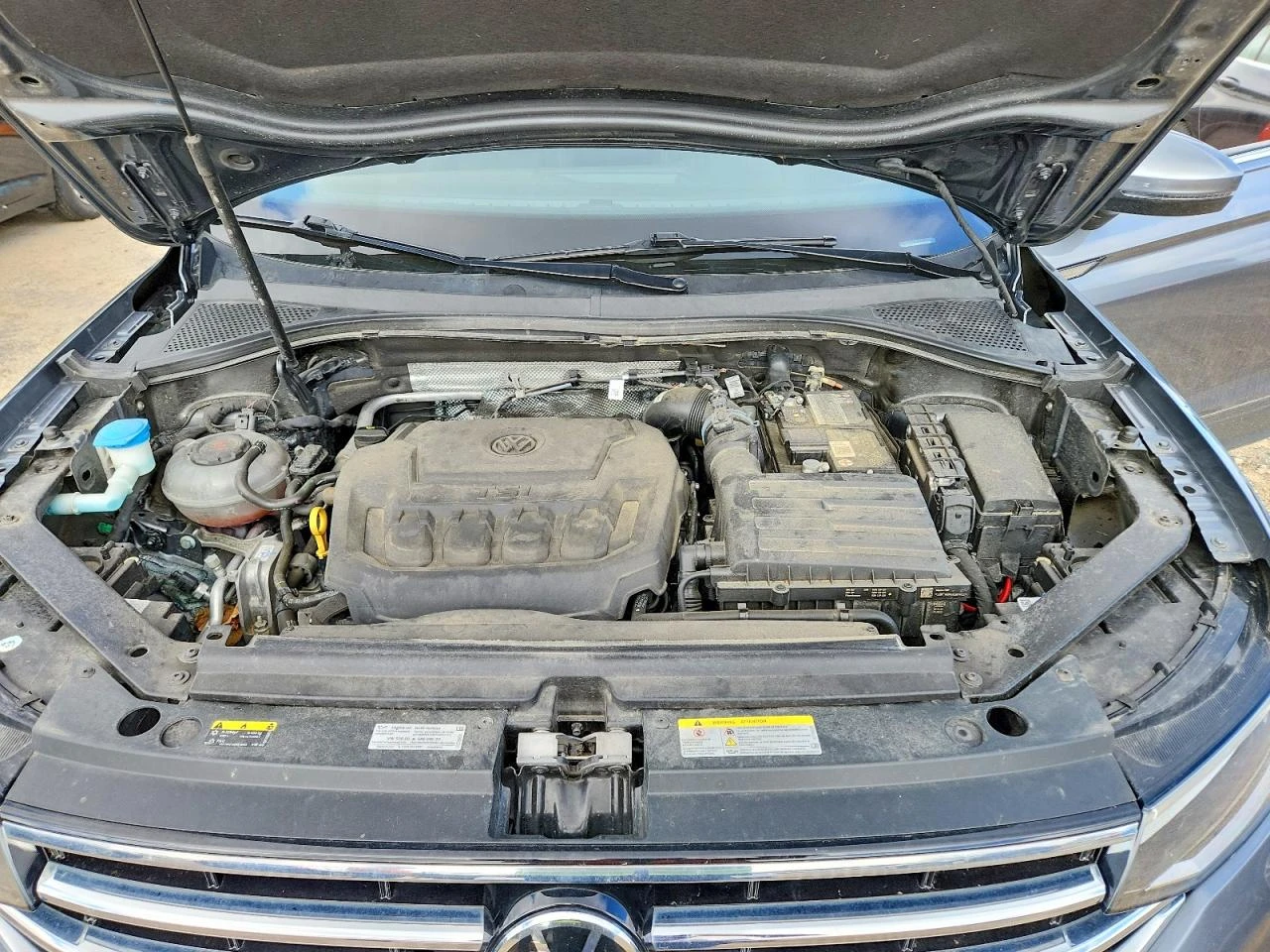 VW Tiguan 2.0* 4Х4* РЕАЛНИ КМ!, снимка 12 - Автомобили и джипове - 54645164