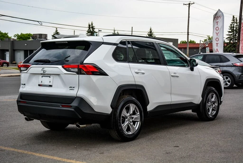 Toyota Rav4 XLE AWD, снимка 4 - Автомобили и джипове - 54823006
