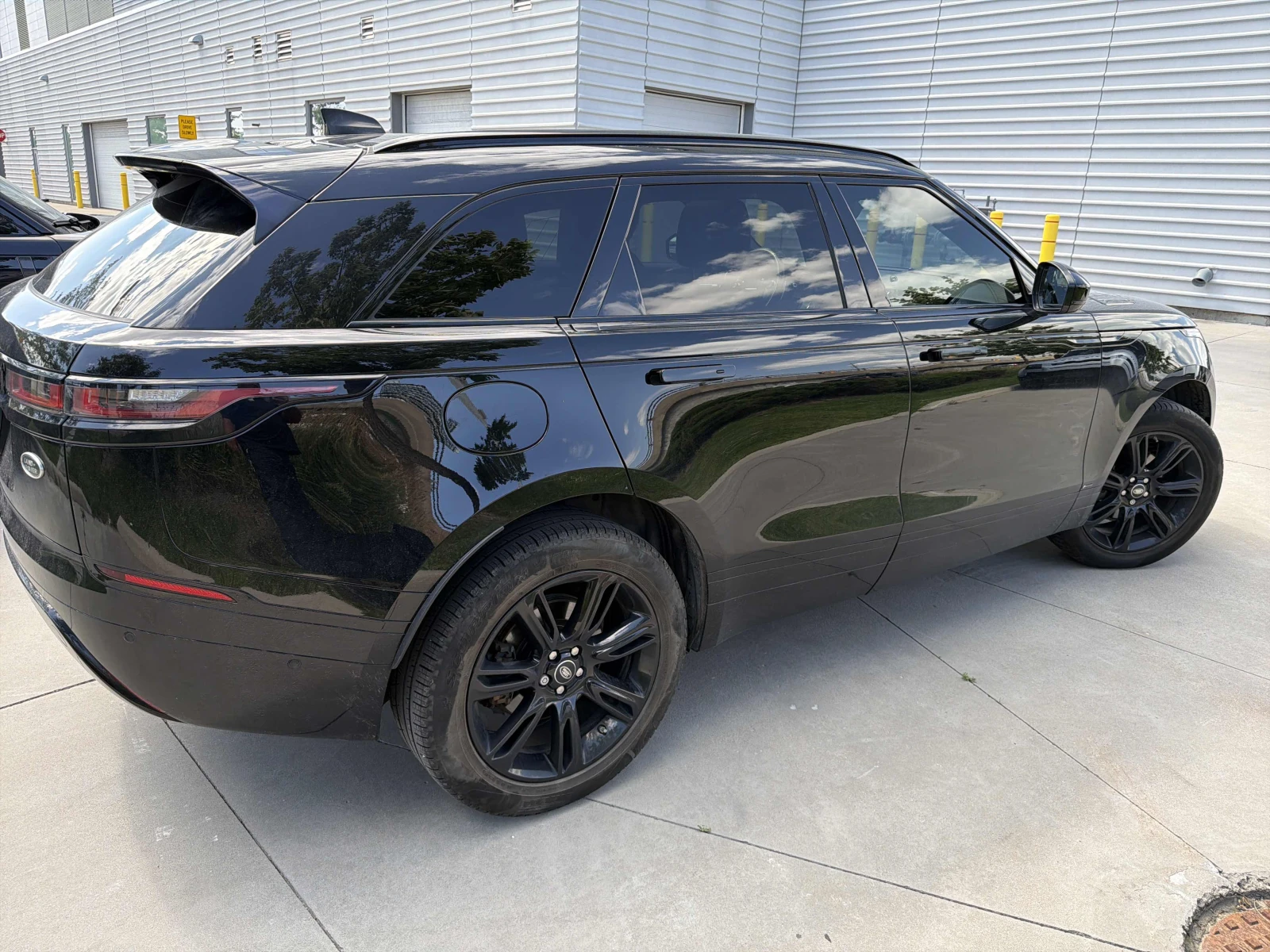 Land Rover Range Rover Velar R-Dynamic SE, АВТОКРЕДИТ, снимка 3 - Автомобили и джипове - 56087505