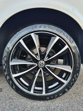 VW Multivan 2.0 TDI ! 9 места, 2х Клима, EURO 6, Теглич, Нави!, снимка 16