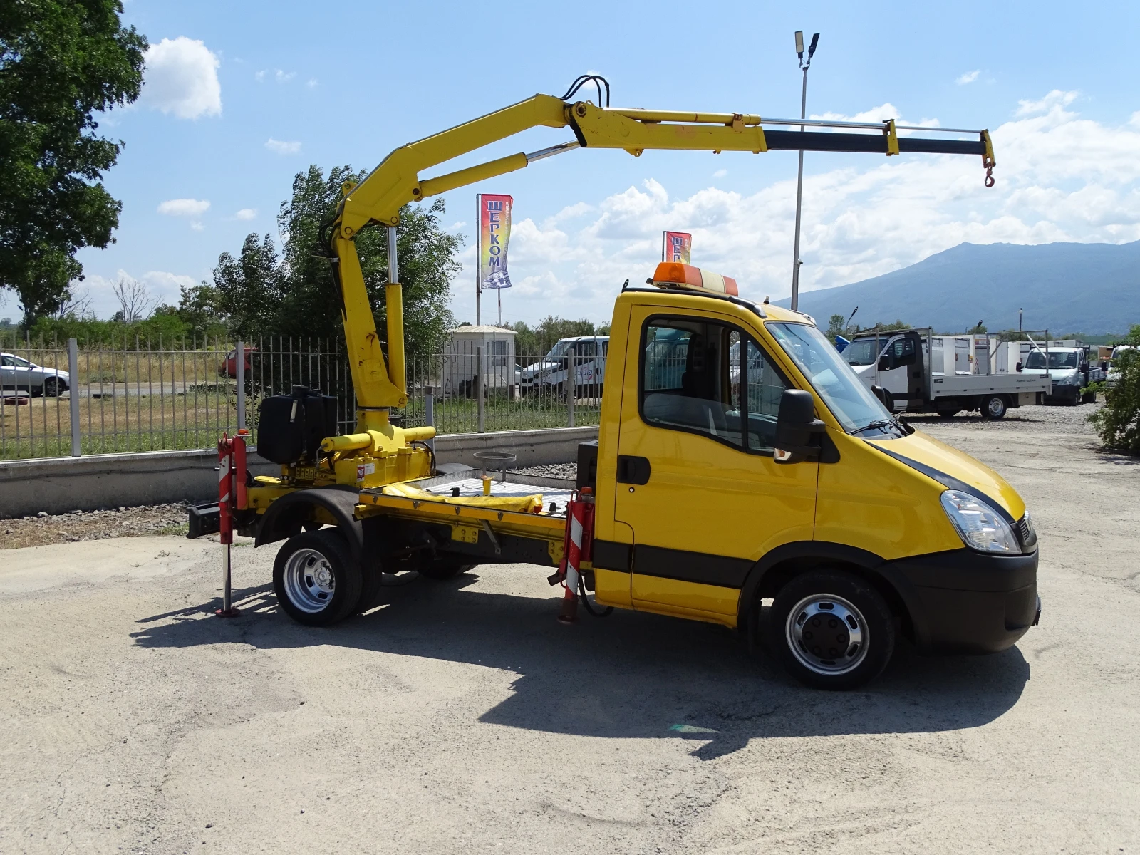 Iveco Daily * КРАН* 2830кг * НОВ ВНОС ОТ ШВЕЙЦАРИЯ, снимка 4 - Камиони - 55484207