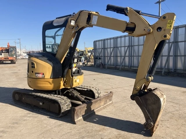 Багер Cat 030ESR, снимка 2 - Индустриална техника - 53163222