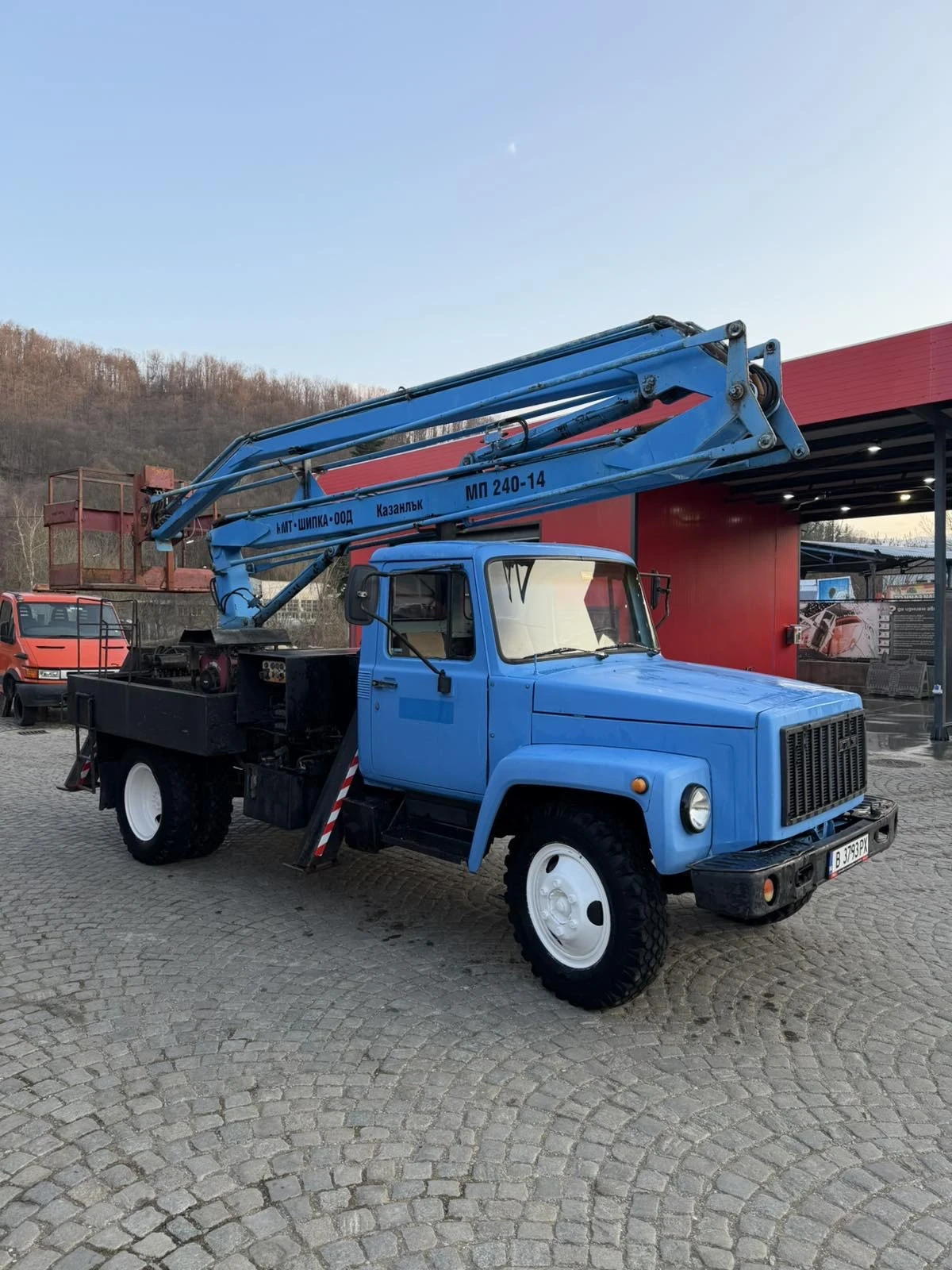 Автовишка Друга марка GAZ 3307, снимка 4 - Индустриална техника - 53863883