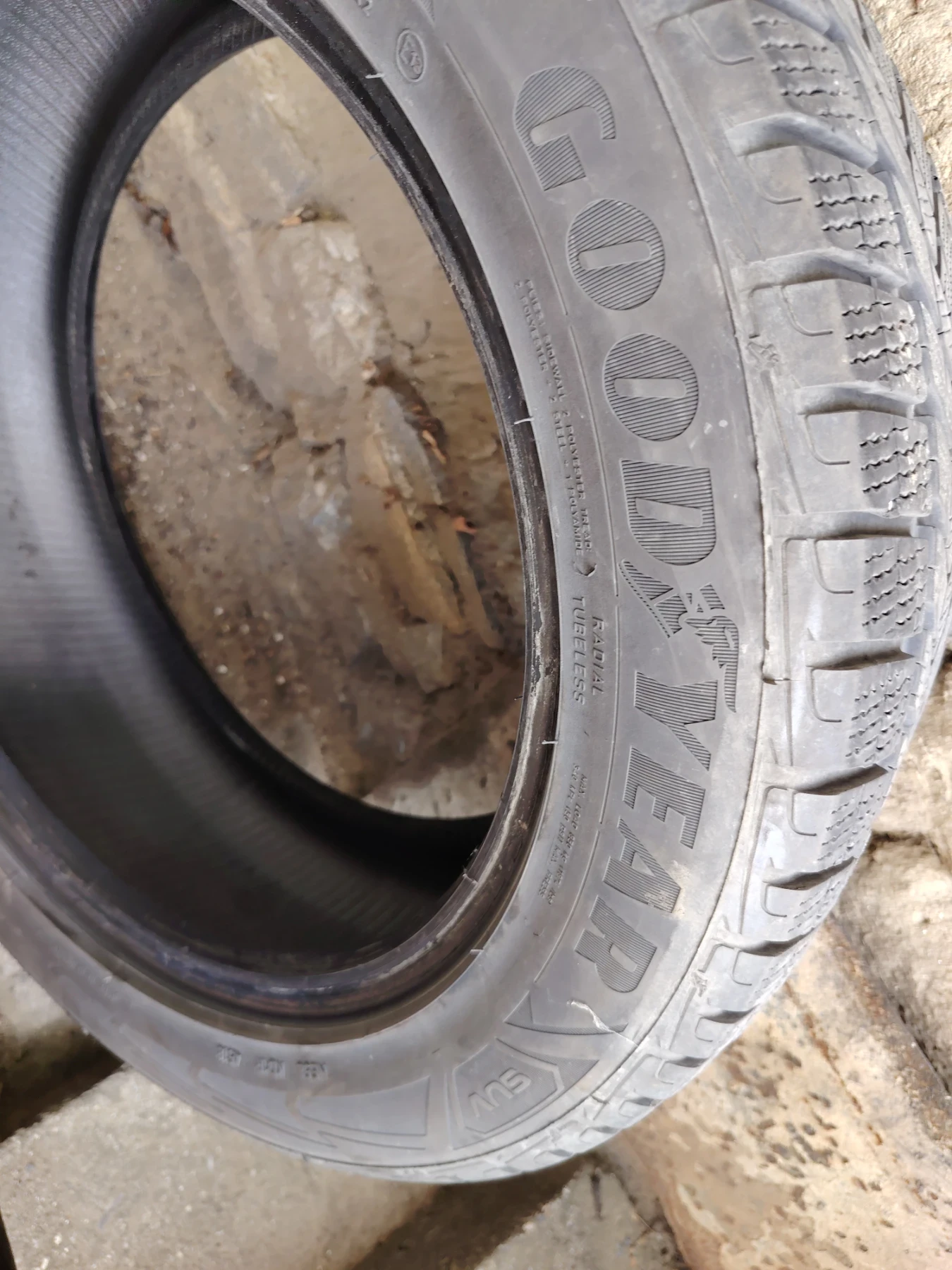 Гуми Зимни 225/55R18, снимка 5 - Гуми и джанти - 55778950