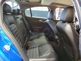 Alfa Romeo Giulia TI Q4* ДИСТРОНИК* ПОДГРЕВ* ОБДУХВАНЕ* КОЖА* , снимка 10