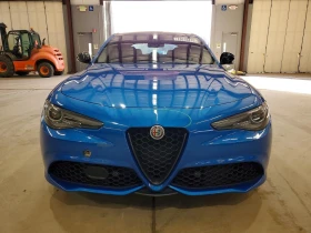 Alfa Romeo Giulia TI Q4* ДИСТРОНИК* ПОДГРЕВ* ОБДУХВАНЕ* КОЖА* , снимка 5 - Автомобили и джипове - 53622421