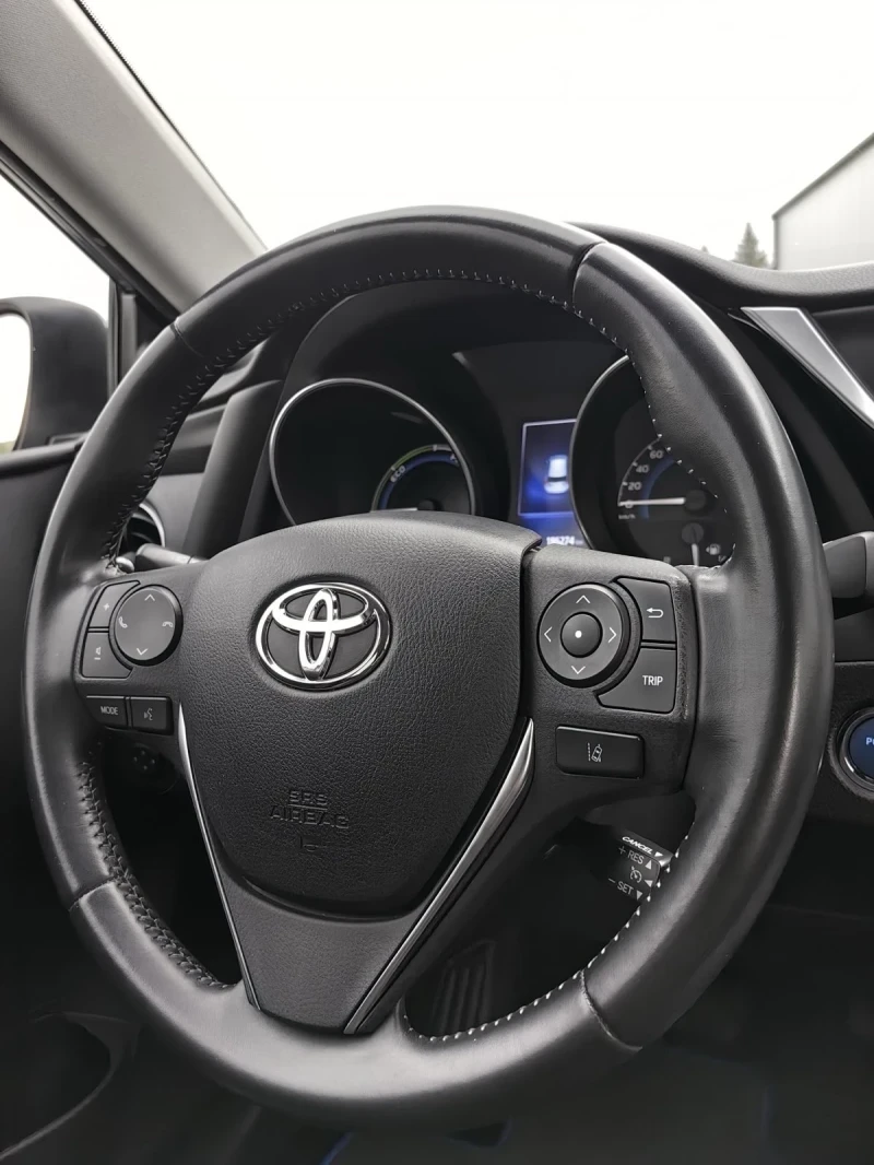 Toyota Auris 1.8 Hybrid, снимка 7 - Автомобили и джипове - 47395090