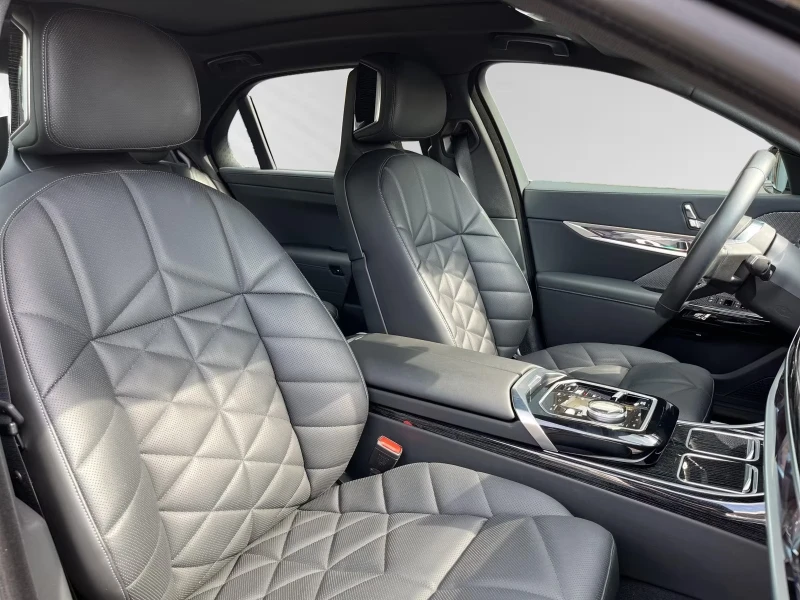 BMW i7 eDRIVE50/M-SPORT/449HP/B&W/DAPROF/PA.PRO/MEMO/800f, снимка 13 - Автомобили и джипове - 51835418