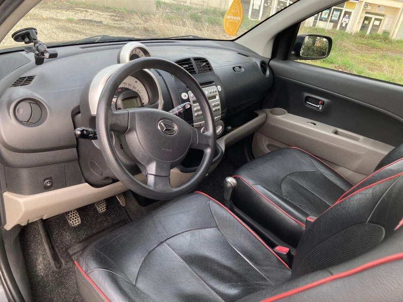 Daihatsu Sirion 1.3, снимка 4 - Автомобили и джипове - 52597285