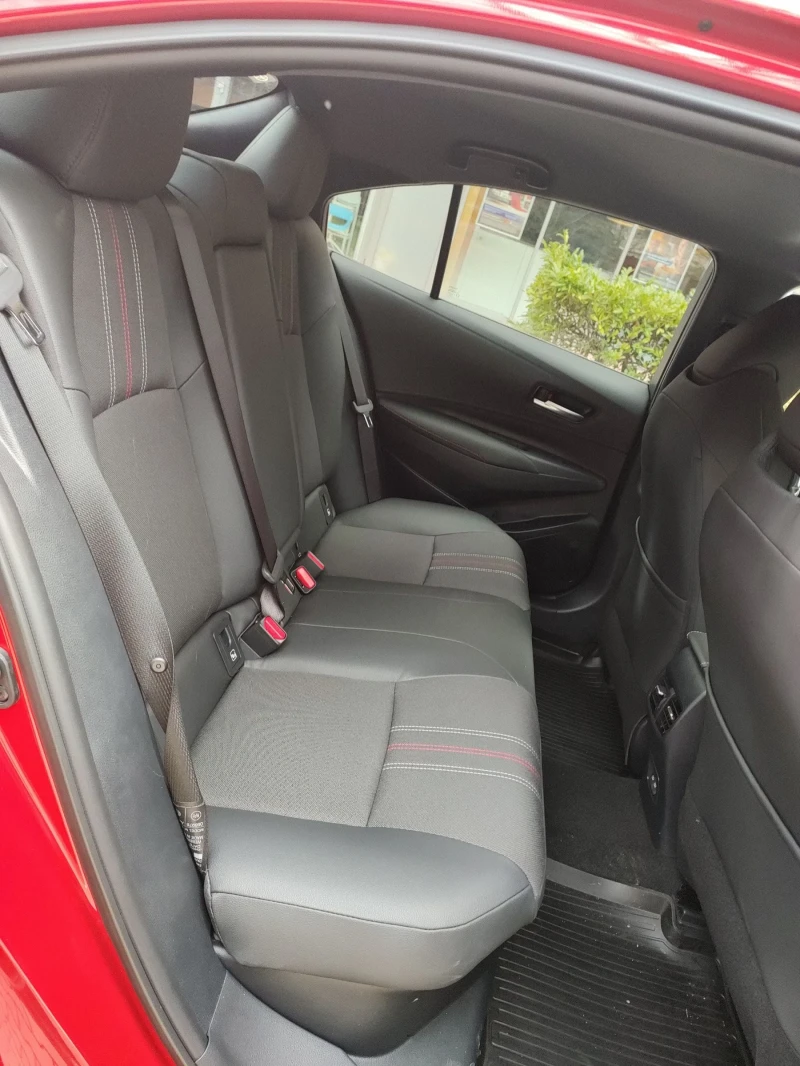 Toyota Corolla GR Sport, снимка 6 - Автомобили и джипове - 52801363