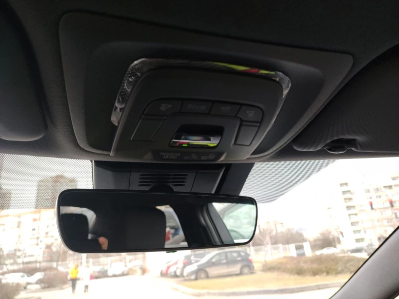 Toyota Corolla GR Sport, снимка 17 - Автомобили и джипове - 52801363