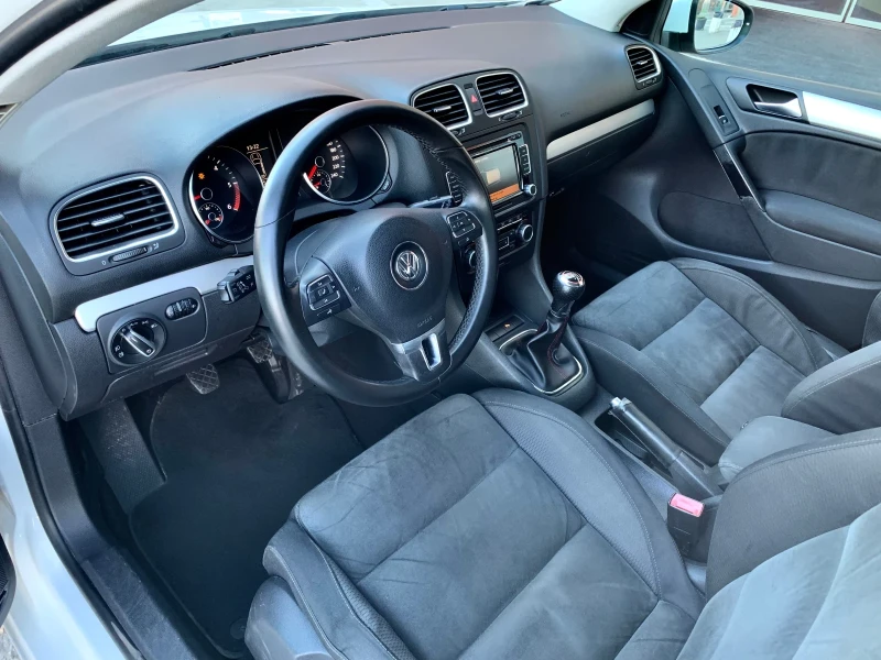 VW Golf 2.0TDI 4-Motion #XENON#AVTOPILOT#PARKTRONIC#MULTI#, снимка 10 - Автомобили и джипове - 52958000