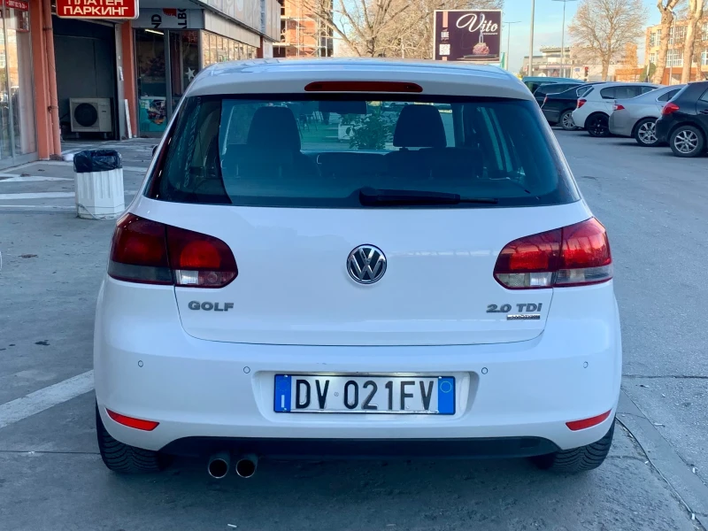 VW Golf 2.0TDI 4-Motion #XENON#AVTOPILOT#PARKTRONIC#MULTI#, снимка 6 - Автомобили и джипове - 52958000