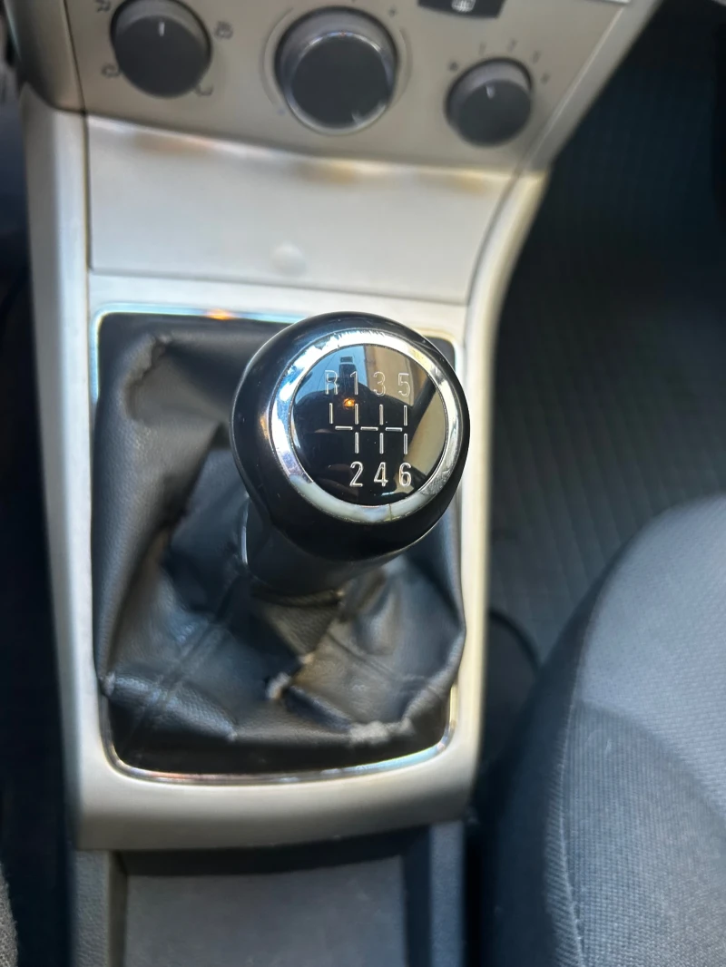 Opel Astra, снимка 7 - Автомобили и джипове - 53109443