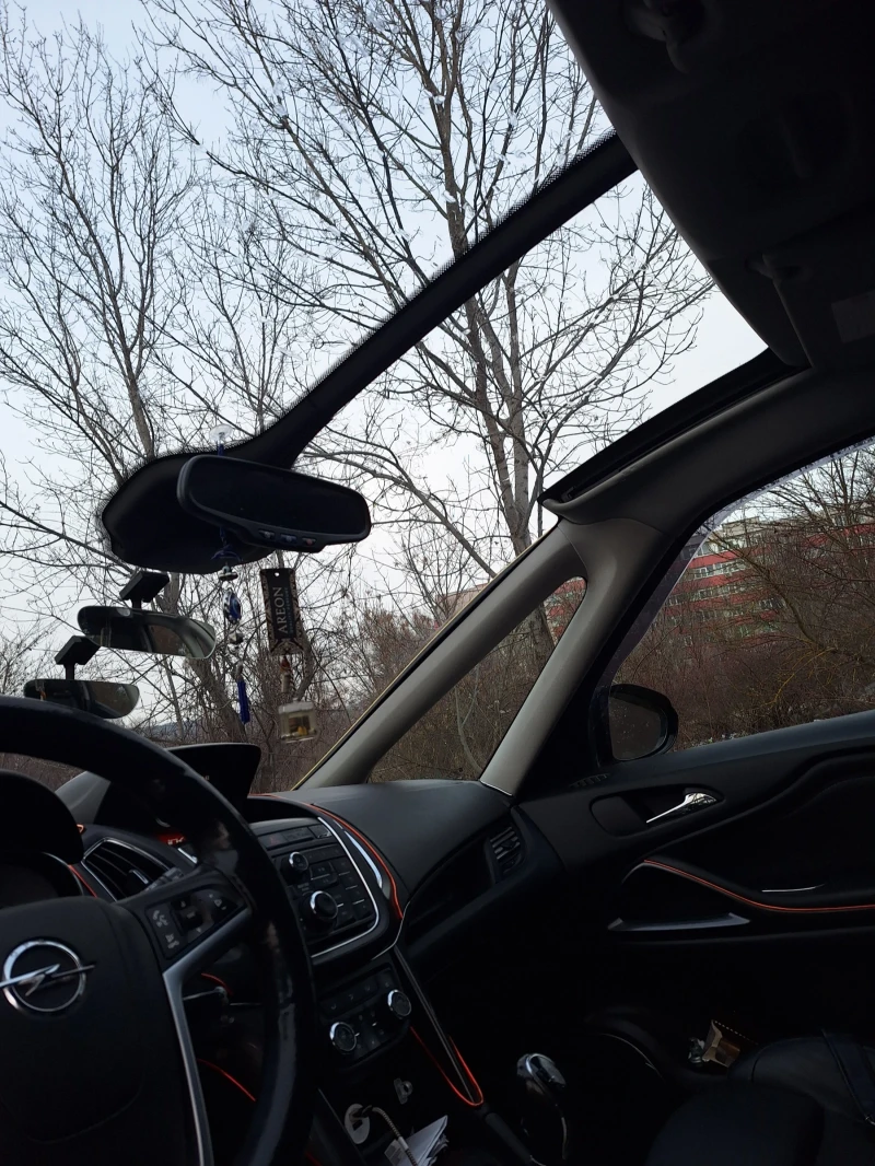 Opel Zafira 2 0 CDTI, снимка 14 - Автомобили и джипове - 53140870