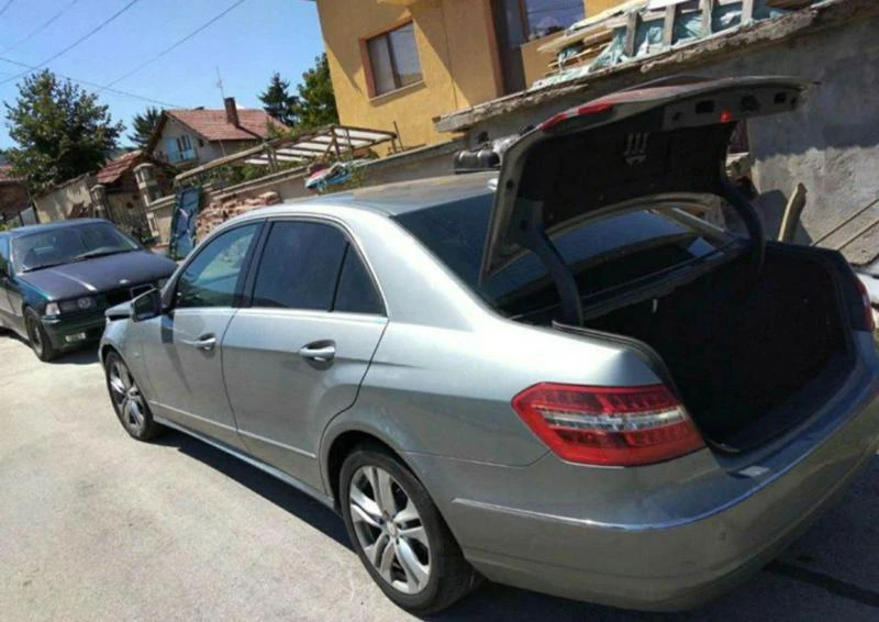 Mercedes-Benz E 220 ом 651, снимка 11 - Автомобили и джипове - 30666273