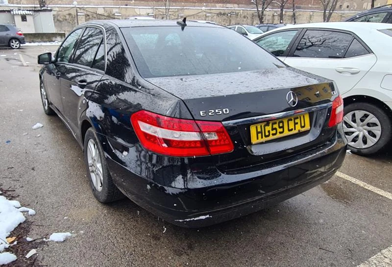 Mercedes-Benz E 220 ом 651, снимка 9 - Автомобили и джипове - 30666273