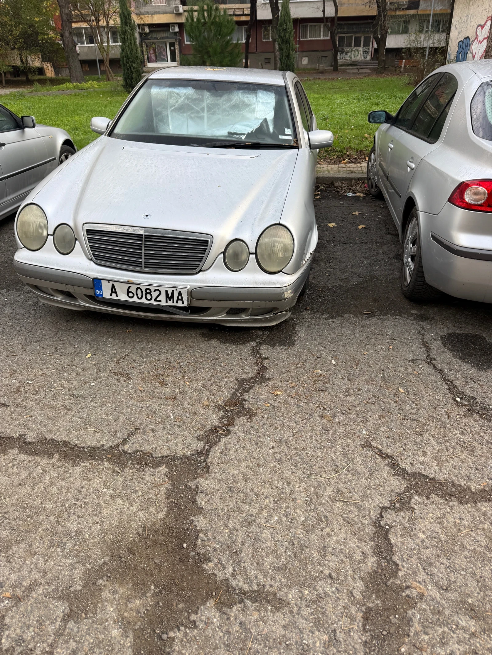 Mercedes-Benz E 220, снимка 1