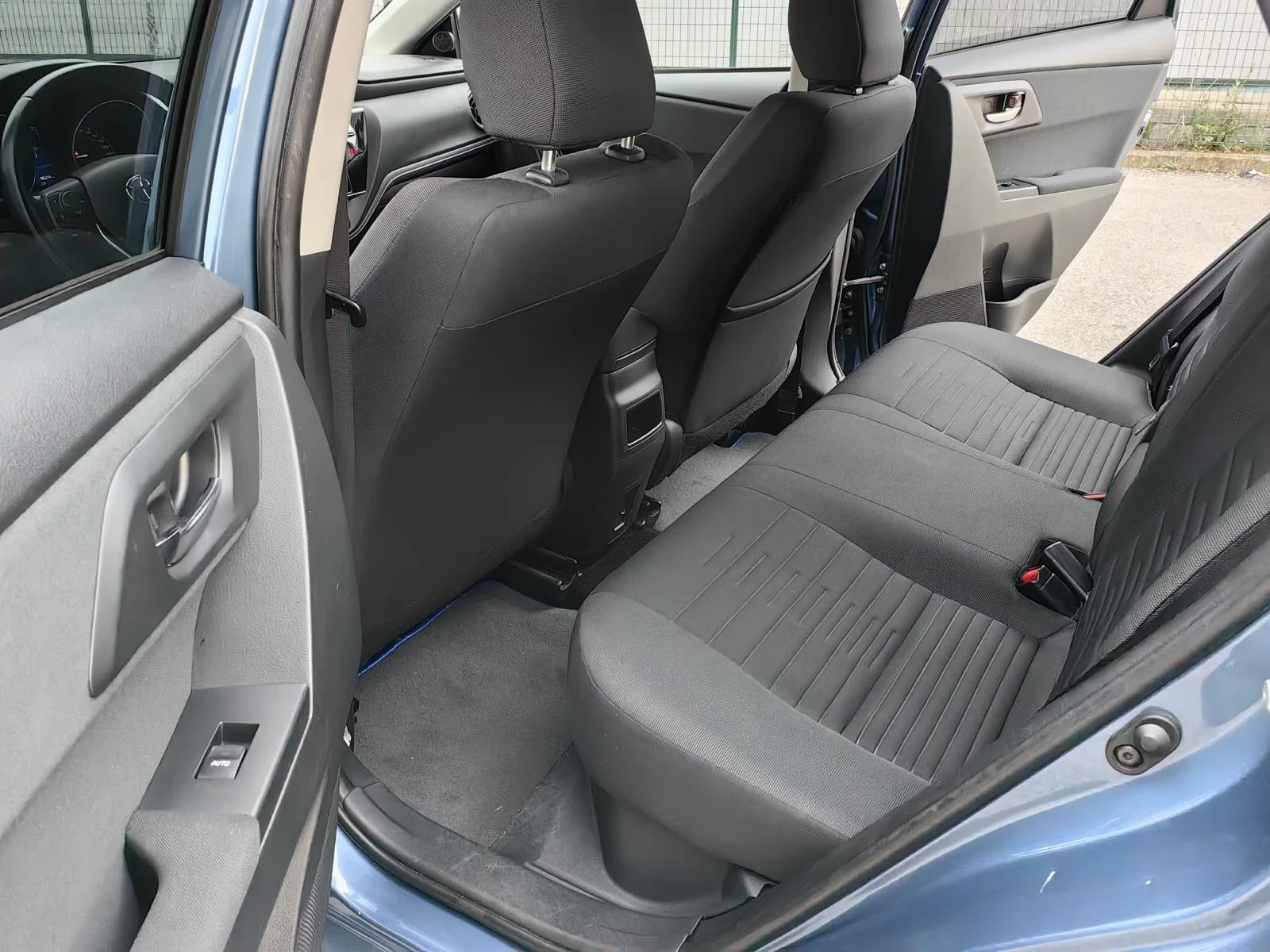 Toyota Auris 1.8 Hybrid | Mobile.bg   11