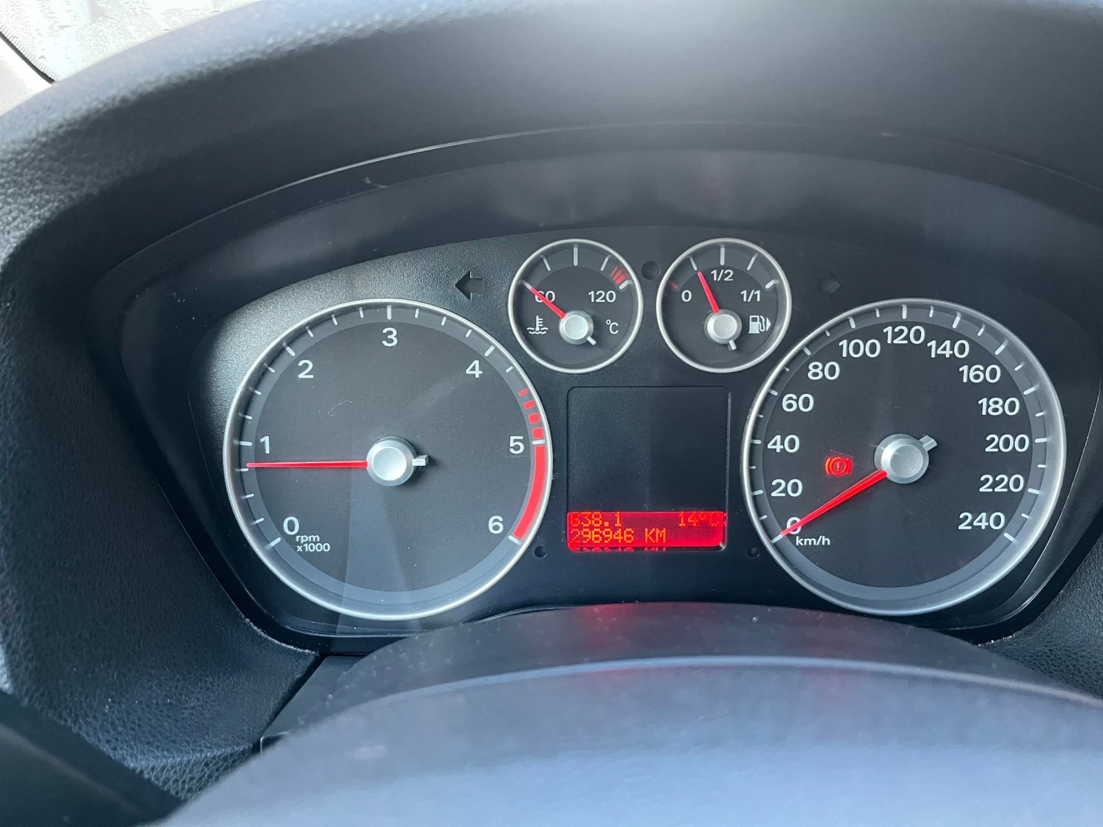 Ford Focus S - изображение 8