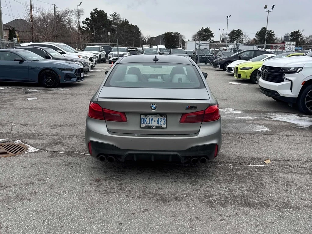 BMW M5 * Sedan * CARFAX * БЕЗ ПЪРВОНАЧАЛНА ВНОСКА - изображение 4