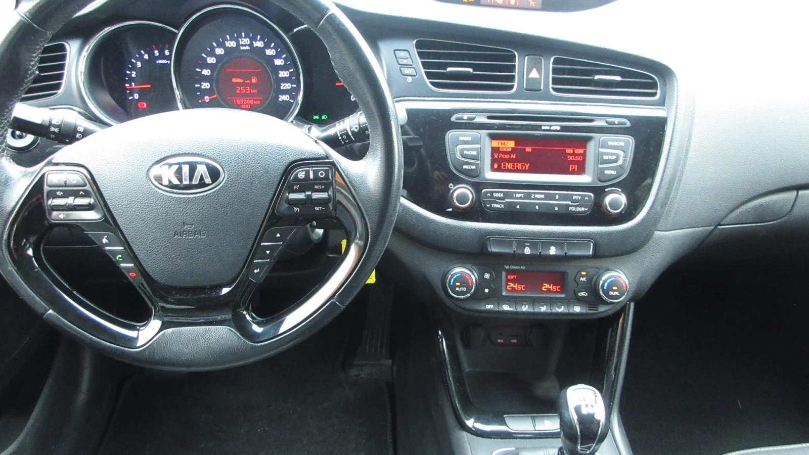 Kia Ceed 1.6-CRDI-110HP - изображение 9