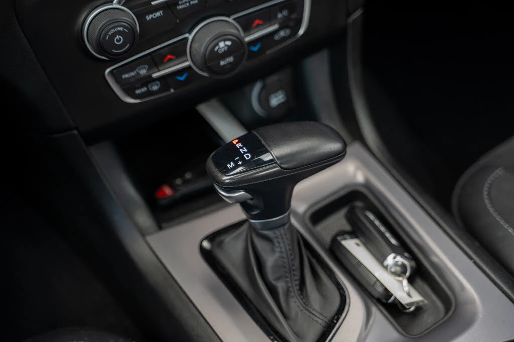 Dodge Charger GT* AWD* АвтоКредит* (ЦЕНА ДО БГ), снимка 14 - Автомобили и джипове - 53835381