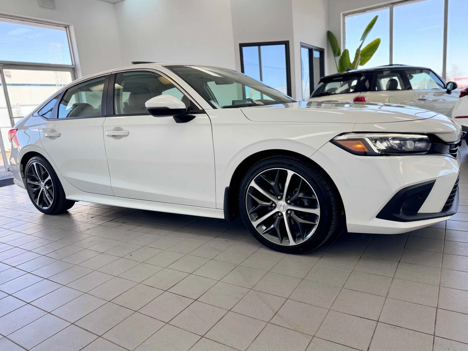 Honda Civic Touring CVT/Keyless/Lane Assist , снимка 3 - Автомобили и джипове - 54240945