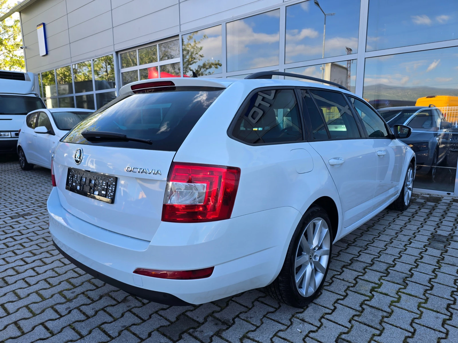 Skoda Octavia АВТОМАТИК* * НАВИГАЦИЯ* * КАМЕРА* * , снимка 6 - Автомобили и джипове - 54419707