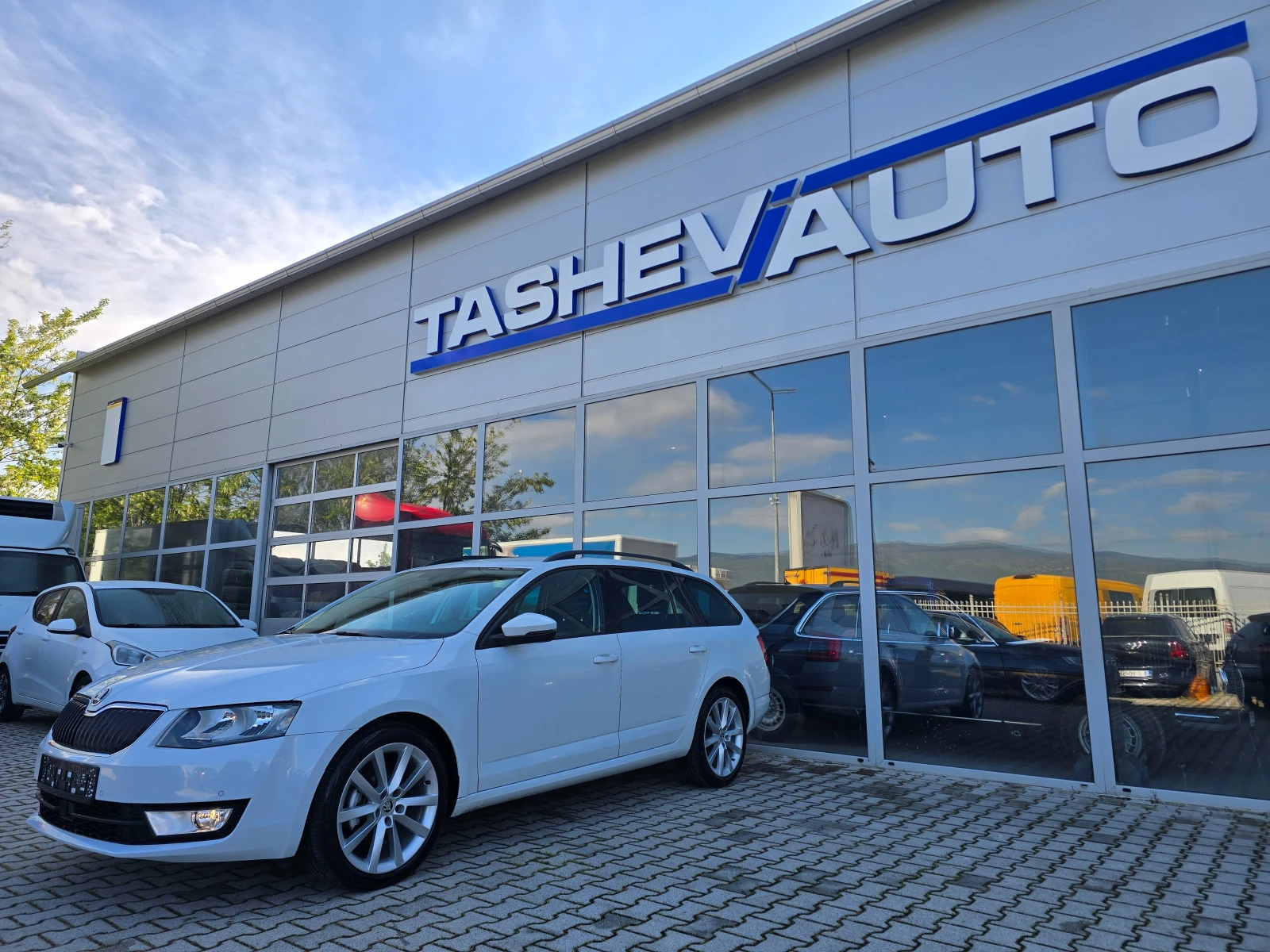 Skoda Octavia АВТОМАТИК* * НАВИГАЦИЯ* * КАМЕРА* * , снимка 4 - Автомобили и джипове - 54419707