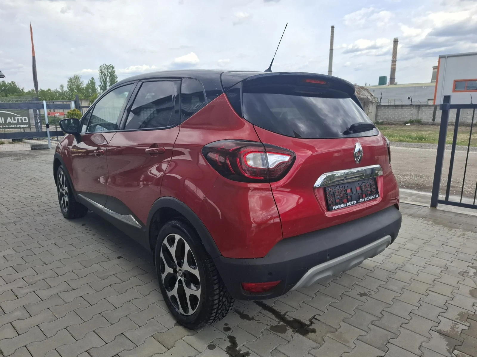 Renault Captur 0.9 Facelift , снимка 5 - Автомобили и джипове - 54427601